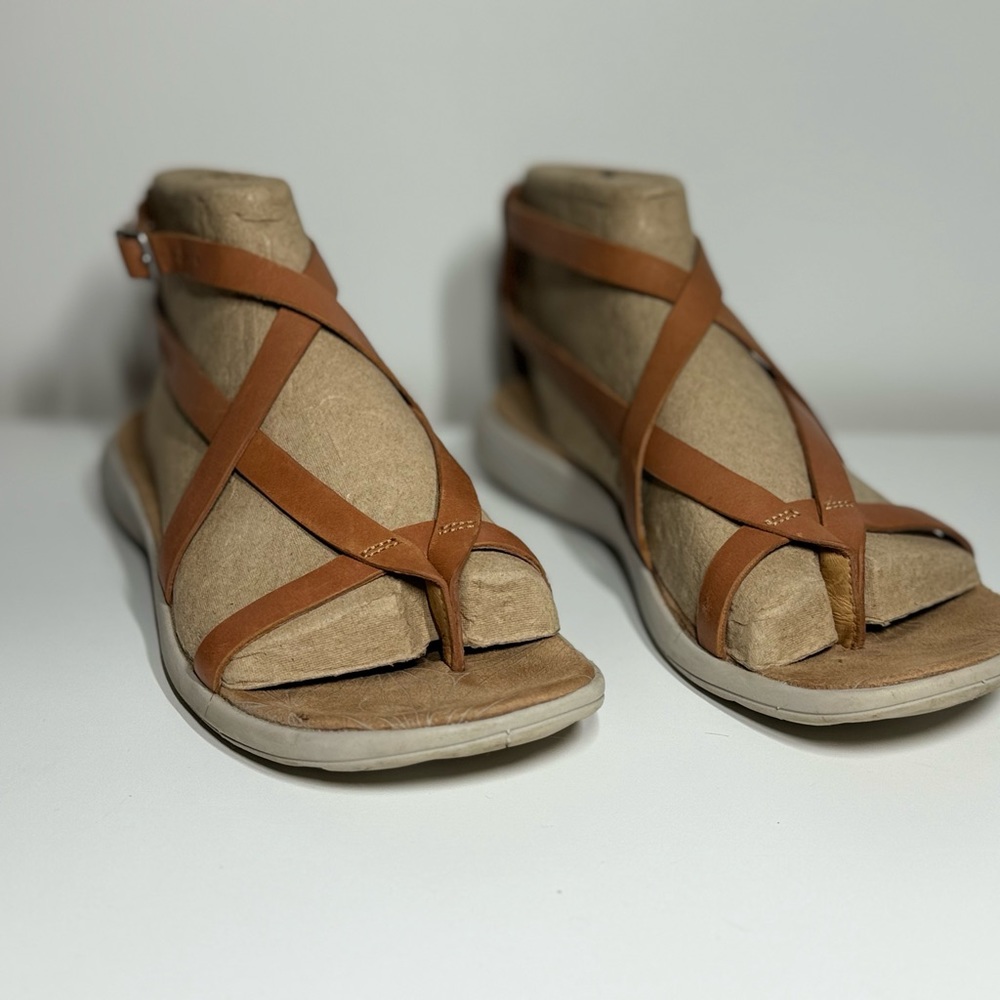 Merrell Strappy Sandals - Picture 2 of 4